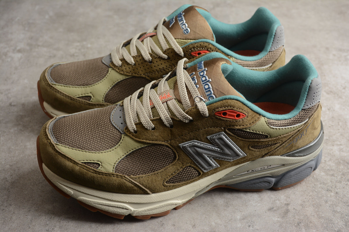 New Balance 990 V3