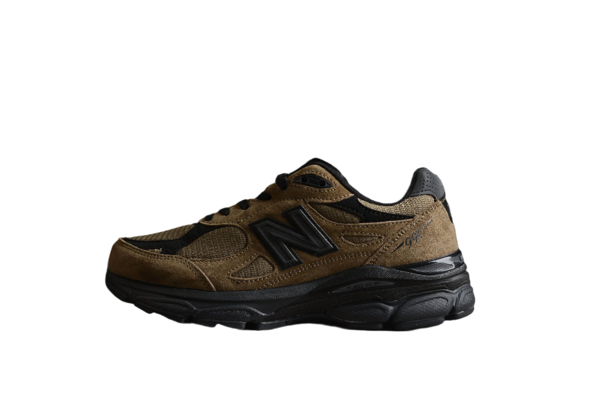 New Balance V3 990