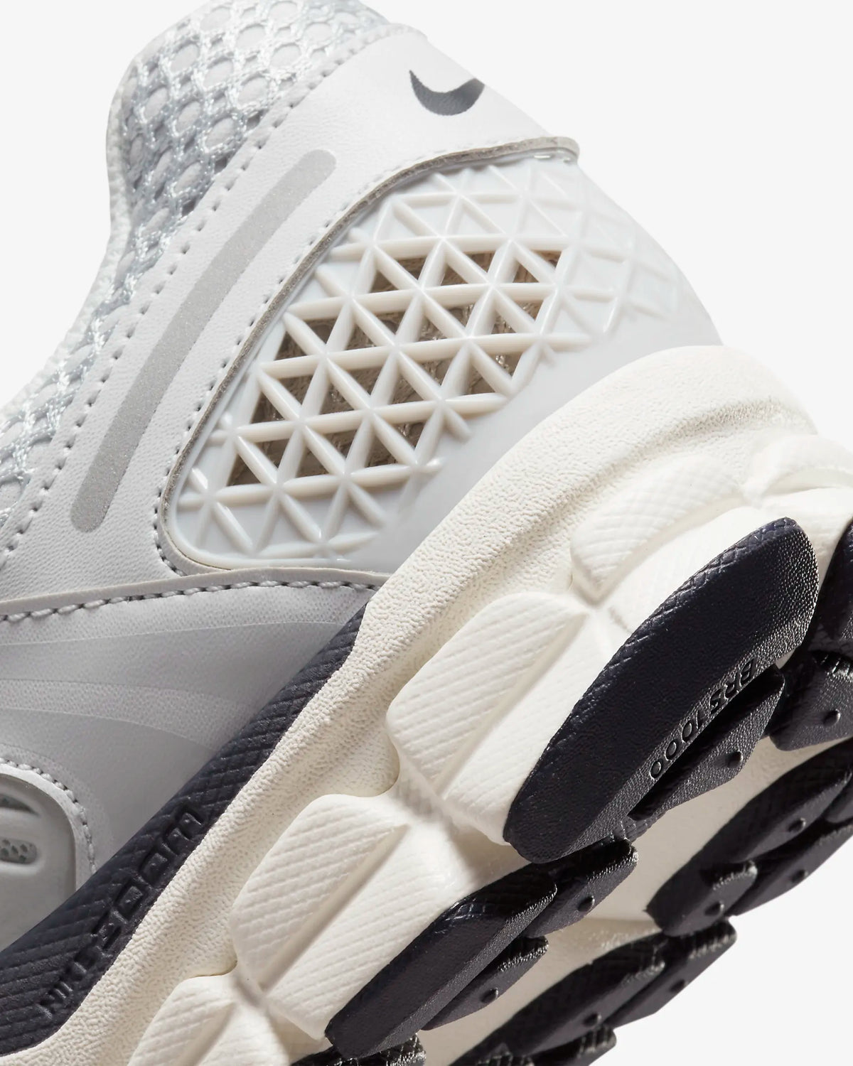 Nike Running Zoom Vomero 5
