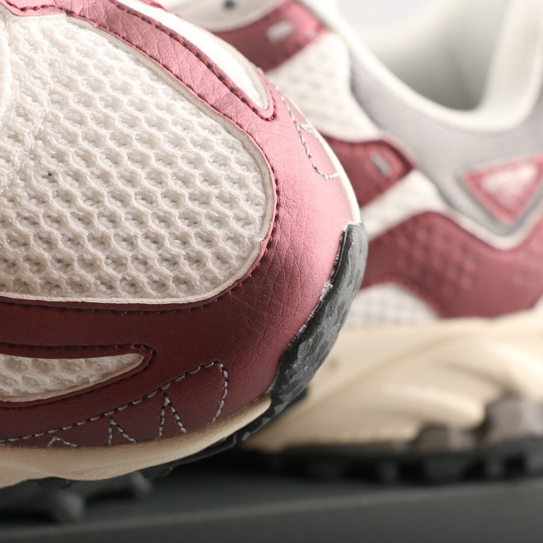 New Balance 610T