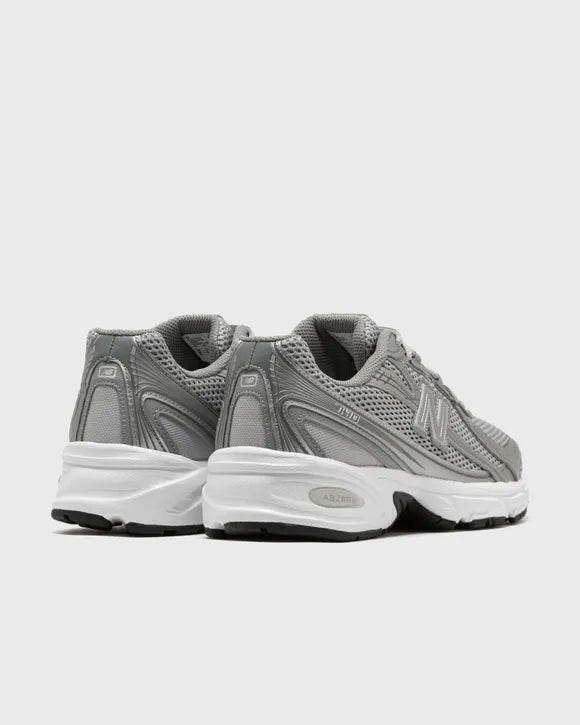 New Balance 740