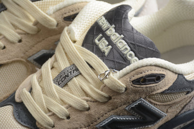 New Balance 990v3
