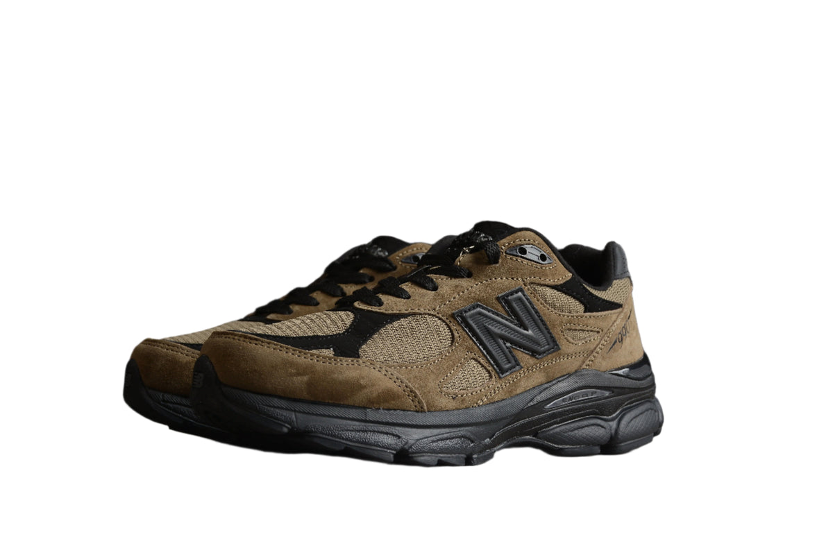 New Balance V3 990