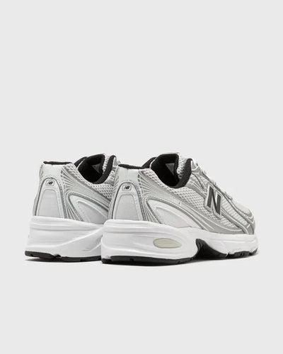 New Balance 740