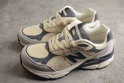 New Balance 990v3