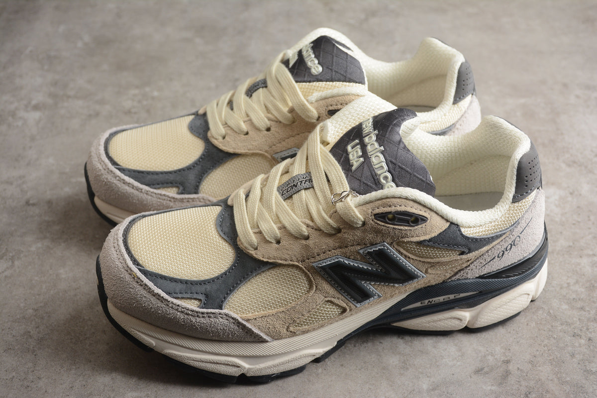 New Balance 990v3