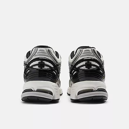 New Balance  1906R