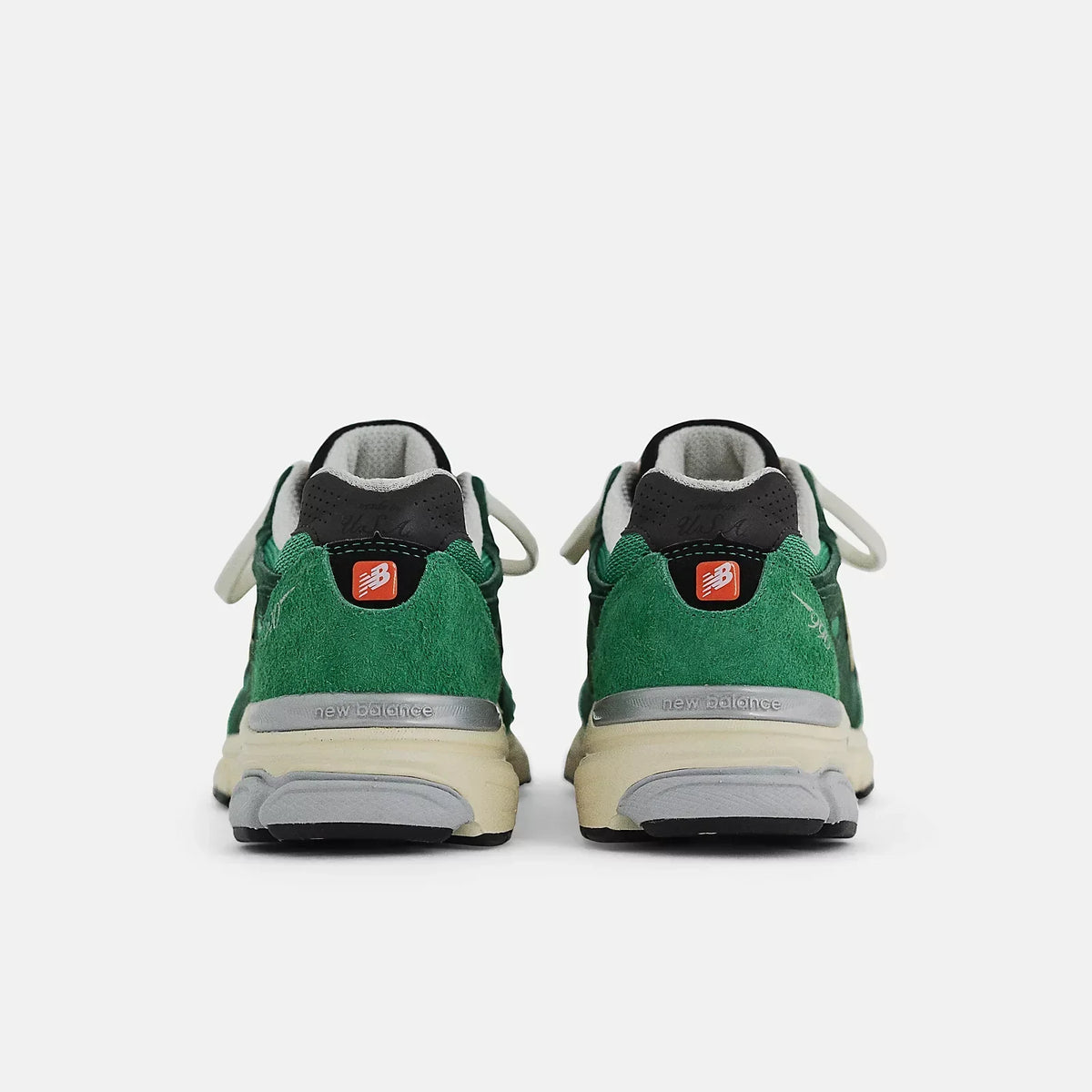 New Balance 990 V3