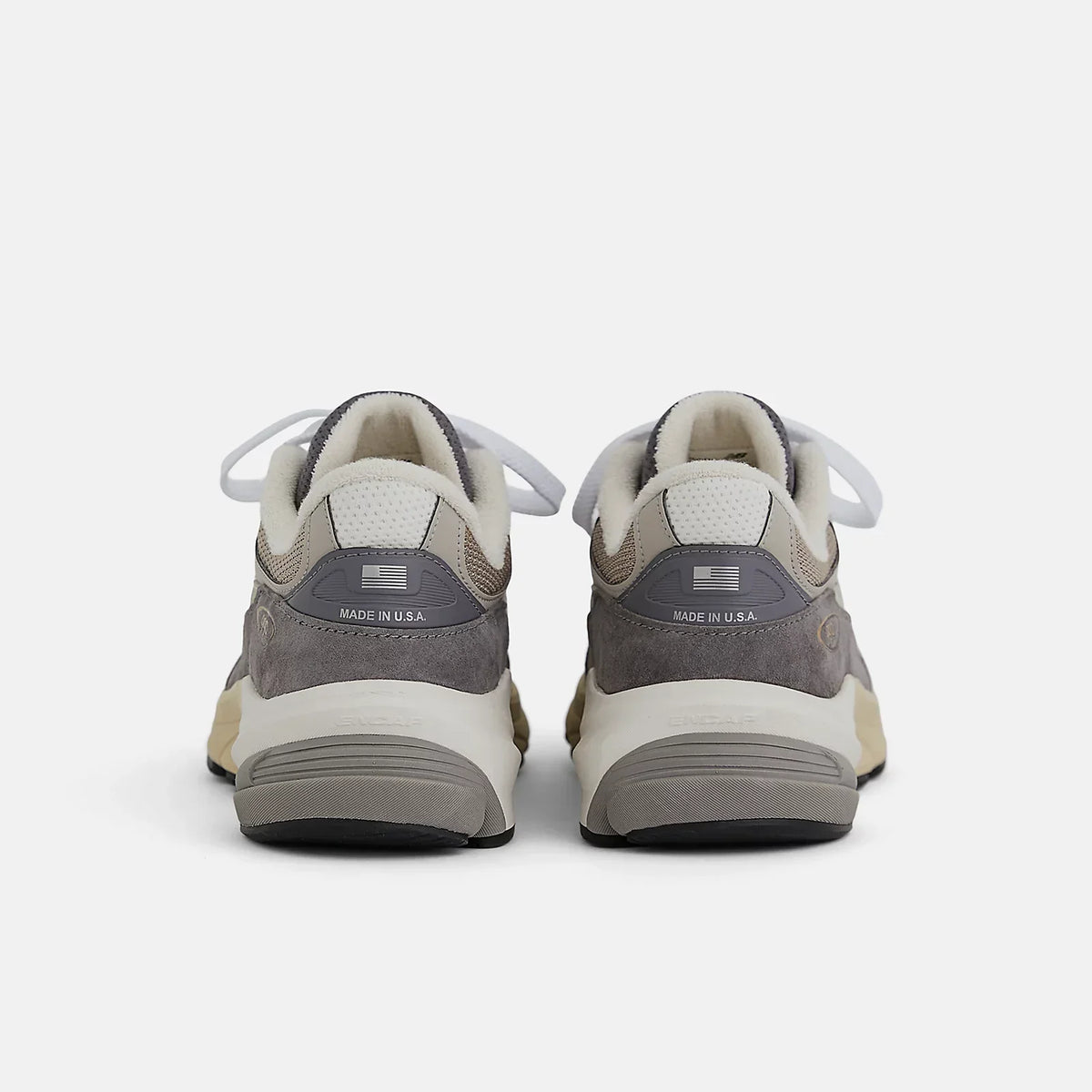 New Balance 990v6