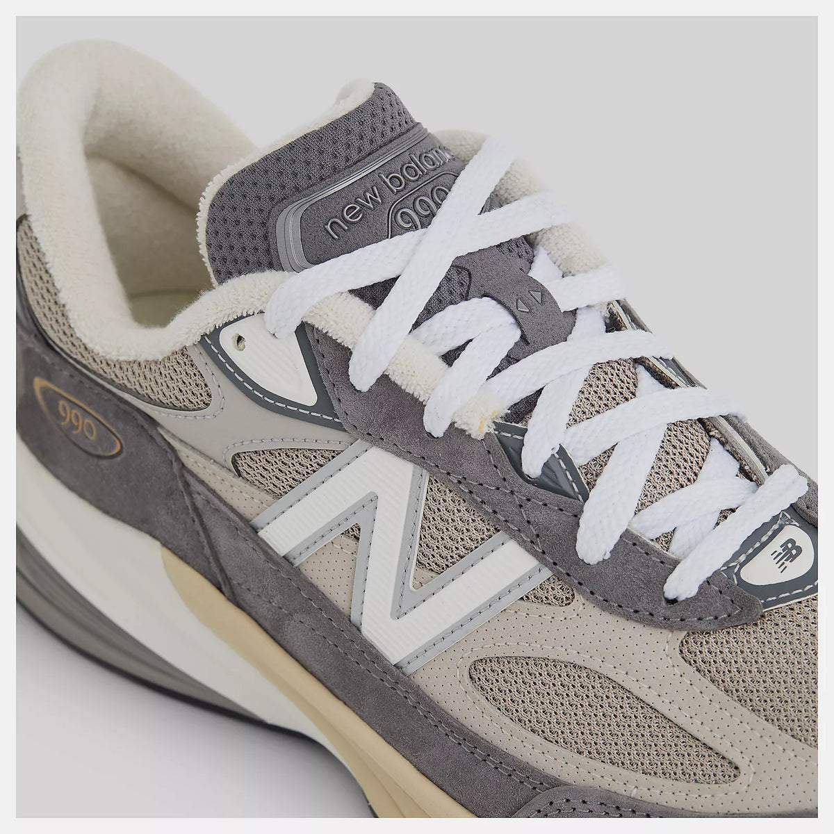 New Balance 990v6